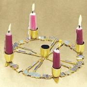 412412: A Light Shines In The Night, Advent Wreath